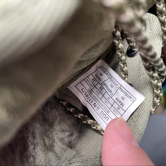 New UGG Neumel GORE-TEX Chukka Ankle Boots - Picture 7 of 7